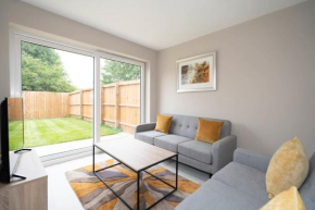 Fantastic 3BR House in Birmingham With Garden